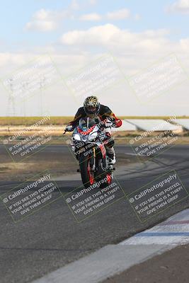 media/Nov-03-2024-TrackDaz (Sun) [[44580f4982]]/B Group/1220pm (Wheelie Bump)/